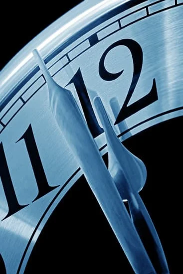 Es medianoche : Il est minuit