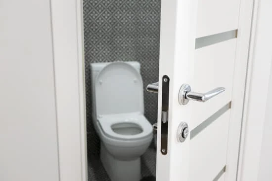 ¡Sal del baño! : Sors des toilettes ! 