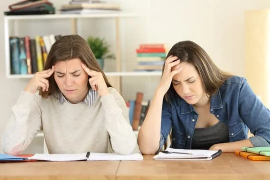 Cuando uno está cansado, no se estudia bien : Quand on est fatigué on n'étudie pas bien