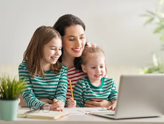¡Cómo trabajan bien los niños! : Comme les enfants travaillent bien !