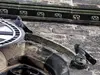 et même dans les **clochers, ruines et châteaux**. D'où son nom de "Choucas des tours" !