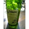 Le frêne est aussi connu pour sa capacité à produire une boisson traditionnelle appelée **frênette**, fabriquée à partir de ses feuilles et appréciée pour ses propriétés rafraîchissantes et légèrement alcoolisées.