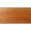 Le **bois** de l'Alisier torminal est **dense, lourd, et à cœur rosâtre**, ce qui le rend très recherché en **ébénisterie et lutherie**.