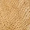 Le **bois blanc-jaunâtre** est un bois de **qualité, facile à travailler**, souvent utiliser en menuiserie et pour les charpentes.