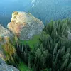 Il est **originaire de la côte ouest des États-Unis**.