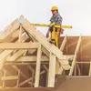 Il sert à la construction de bâtiments, de meubles, et d’outils.